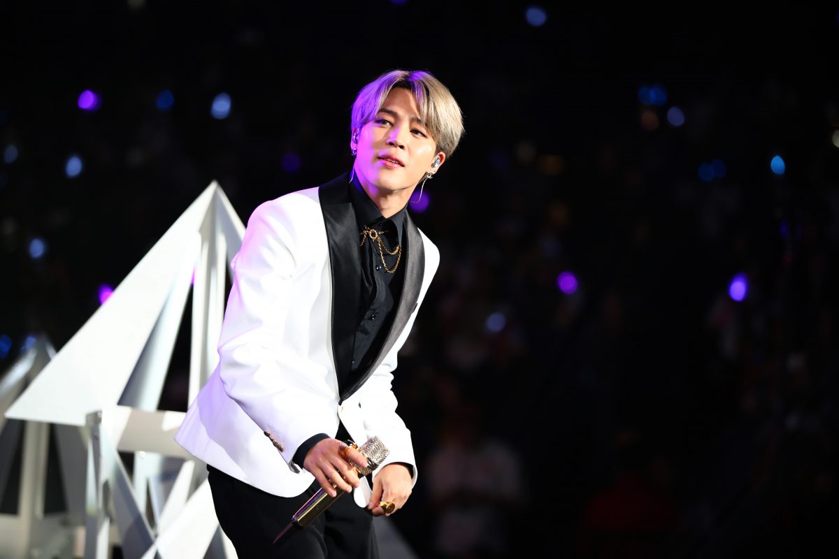 Jimin de BTS sur scène lors du Jingle Ball 2019 de 102.7 KIIS FM