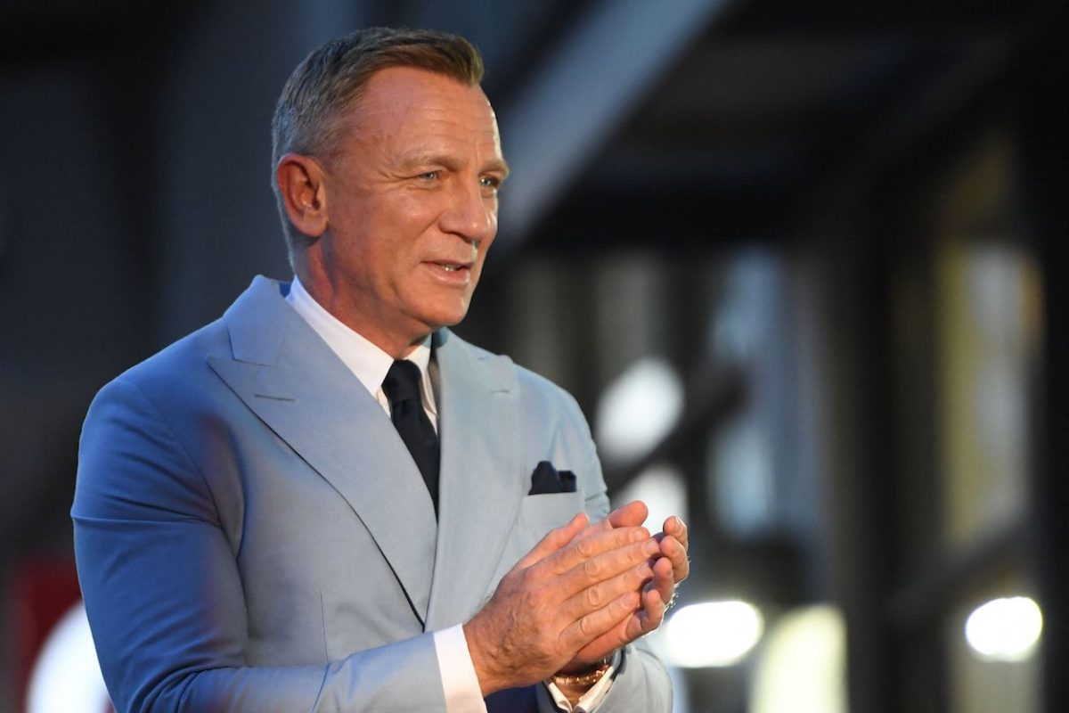 Daniel Craig applaudit lors de sa cérémonie du Hollywood Walk of Fame en 2021, qui est survenue des années après que l'ancien acteur de