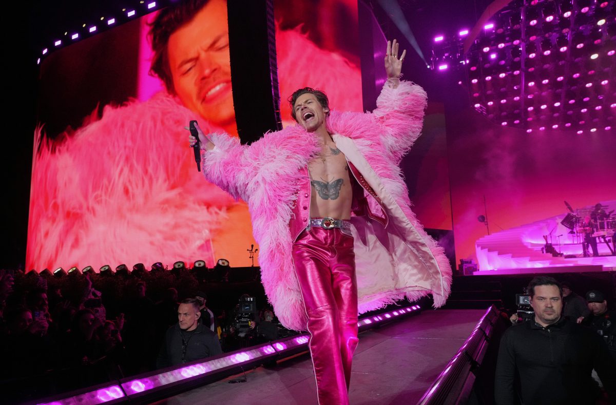 Harry Styles se produit sur la scène Coachella lors du Coachella Valley Music And Arts Festival 2022