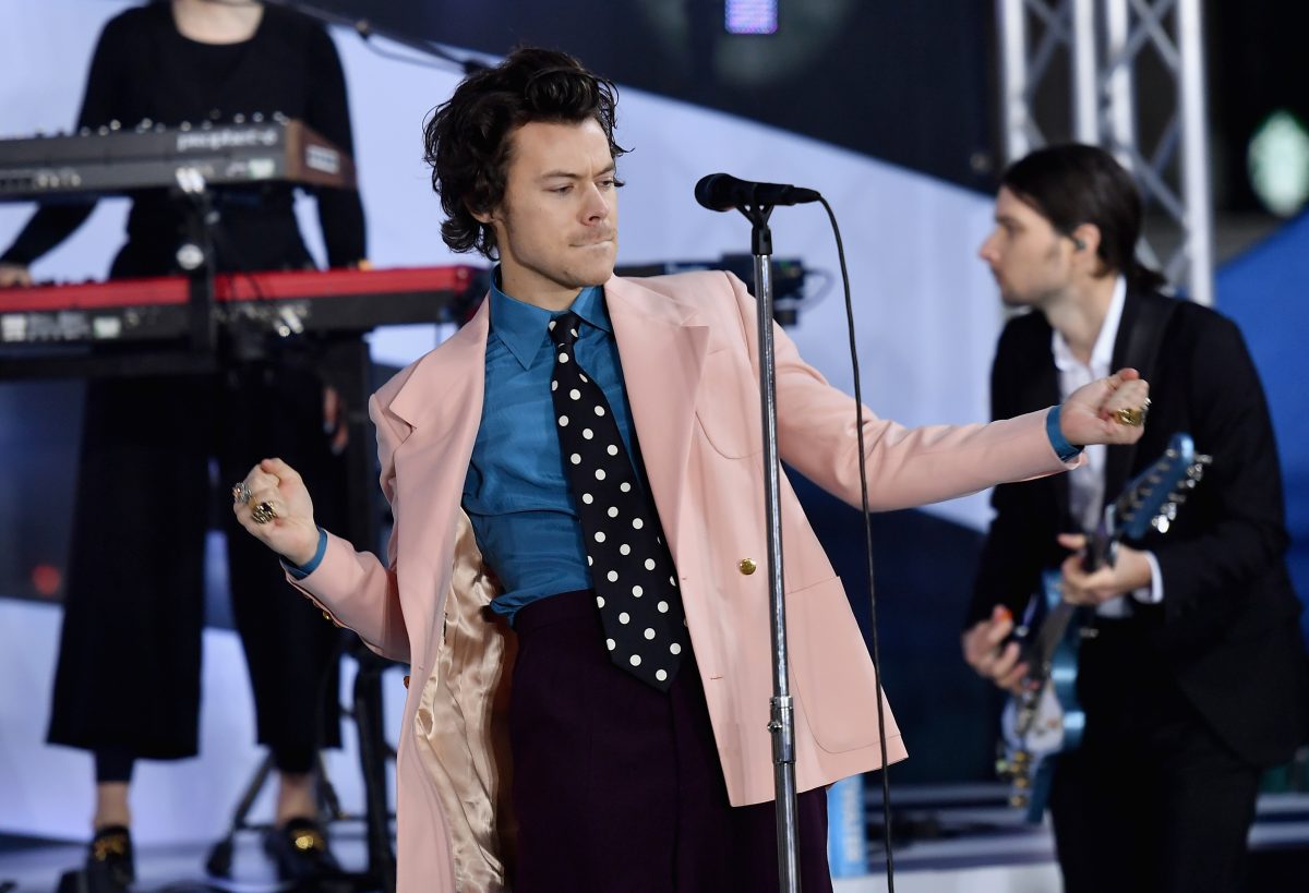 Harry Styles, qui joue dans 'Don't Worry Darling' avec Florence Pugh et Olivia Wilde, se produit dans l'émission TODAY