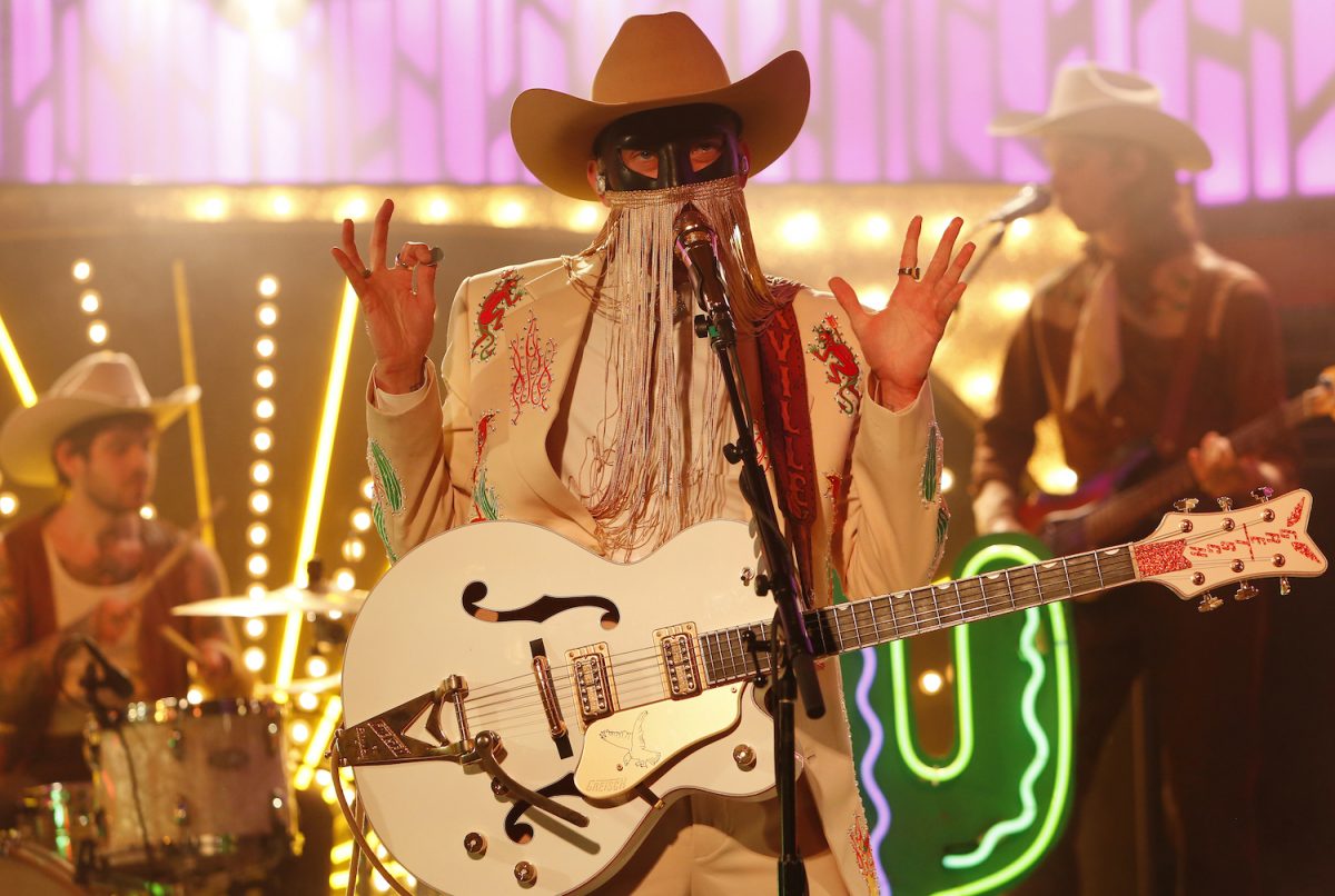 L'invité musical Orville Peck joue sur 'Jimmy Kimmel Live'