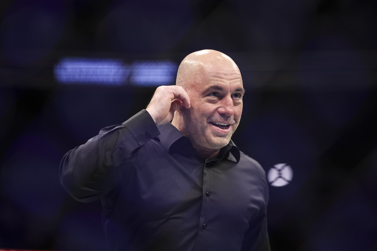 Joe Rogan souriant