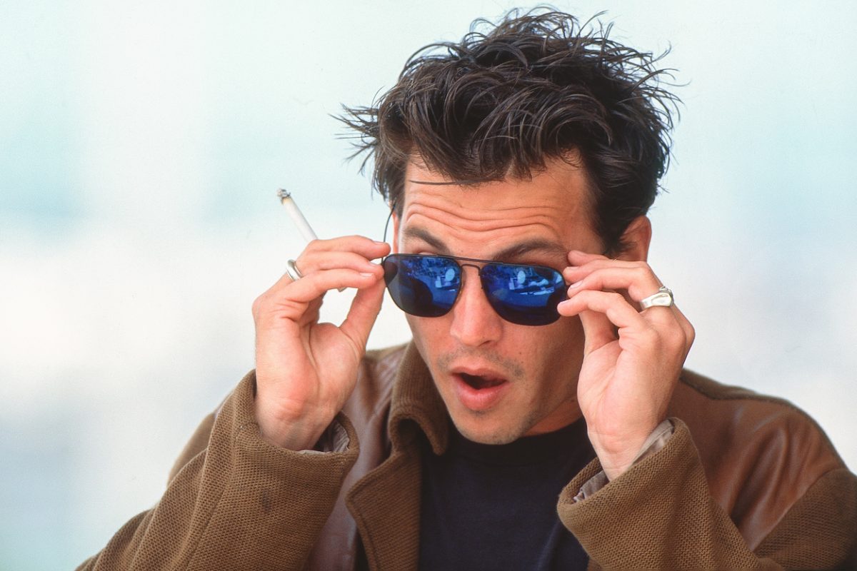 Johnny Depp assiste au Festival de Cannes 1995. Depp a arrêté une fois un agresseur par sa simple présence et a ensuite offert au voleur potentiel des conseils de vie.