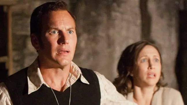 Ed et Lorraine Warren étaient des enquêteurs paranormaux dans la vraie vie.  Crédit : Warner Bros.