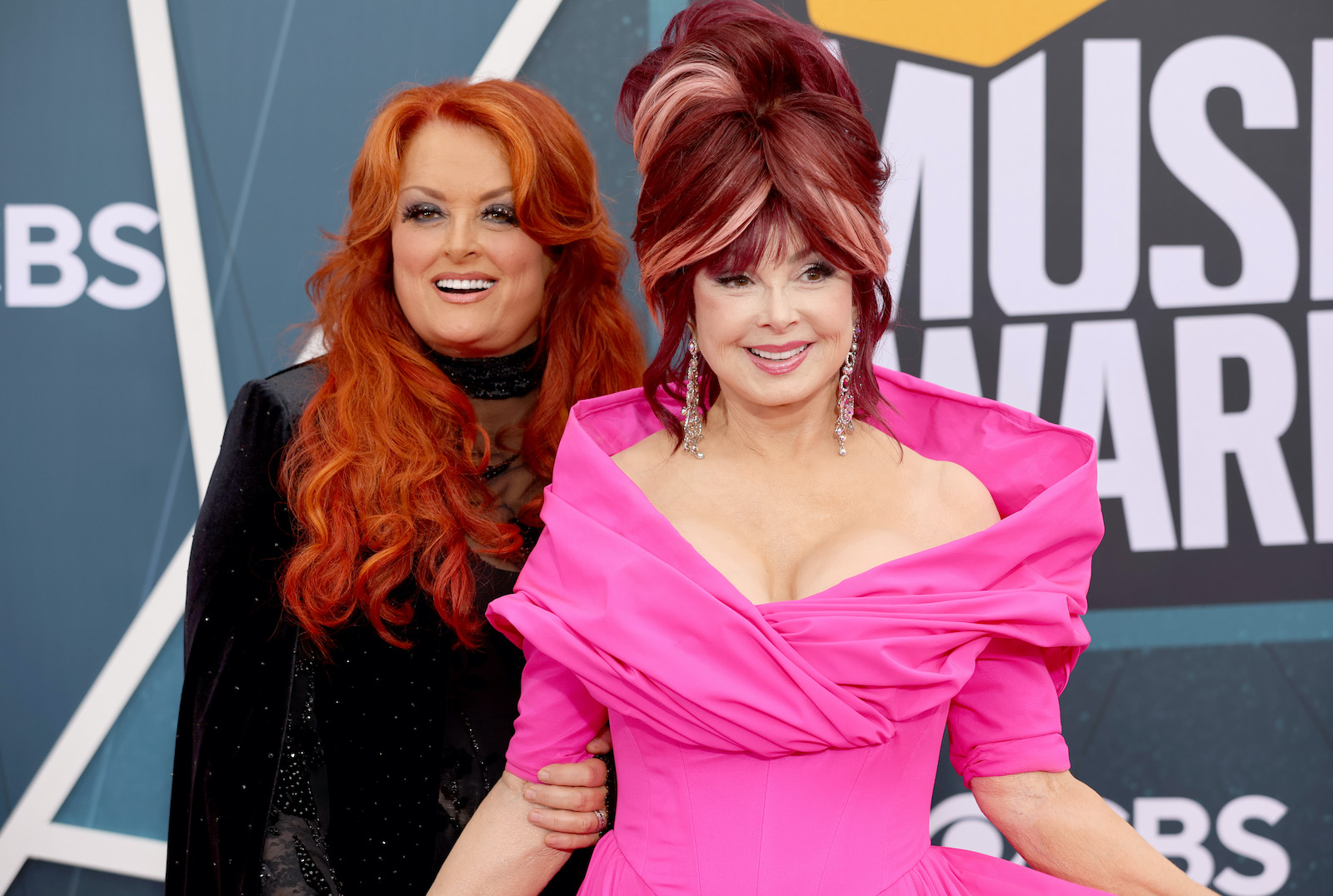 Wynonna Judd et Naomi Judd de The Judds assistent aux CMT Music Awards 2022