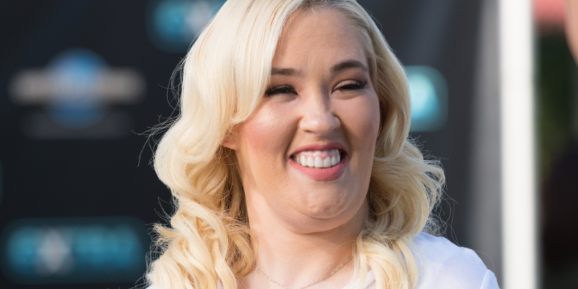 June Shannon pose pour une photo de 2018 sur le tapis rouge.