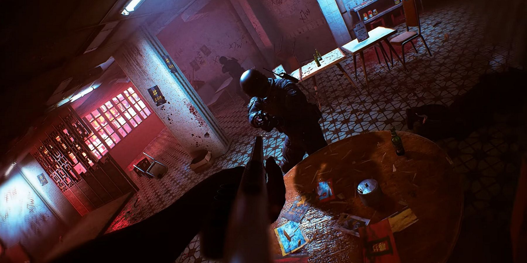 Image d'un jeu FPS sans titre réalisé dans Unreal Engine 5, montrant une fusillade au ralenti dans un restaurant.