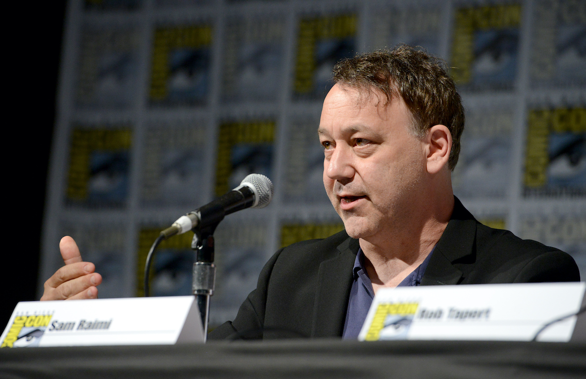 Le réalisateur Sam Raimi parle sur scène | Michel Kovac
