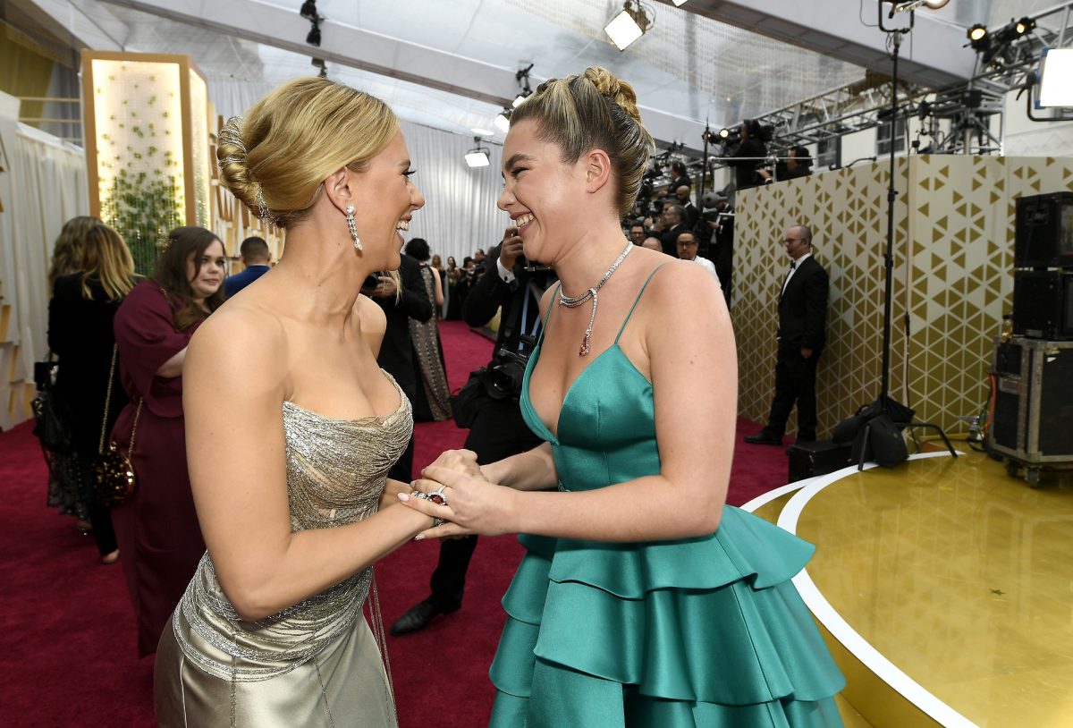 Scarlett Johnansson et Florence Pugh assistent à la 92e cérémonie annuelle des Oscars