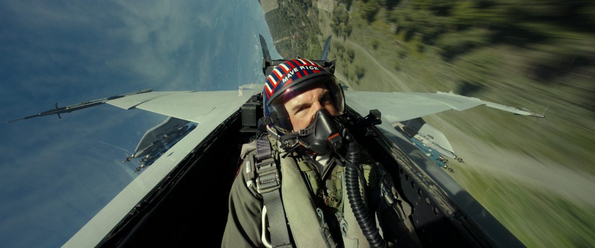 'Top Gun: Maverick' Tom Cruise en tant que Maverick sur le plateau volant dans un jet avec son équipement sur