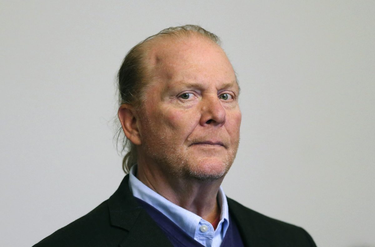 Mario Batali à son concert sur attentat à la pudeur et coups et blessures en 2019