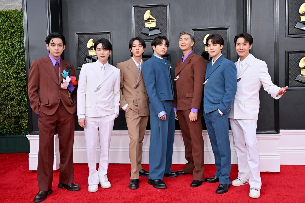 V, Suga, Jin, Jungkook, RM, Jimin et J-Hope de BTS aux Grammy Awards 2022