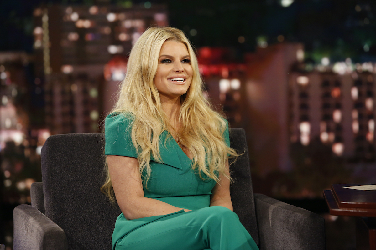 Jessica Simpson souriante