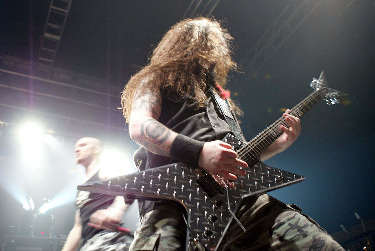 Quel âge avait Dimebag Darrell quand il est mort ?  Pantera