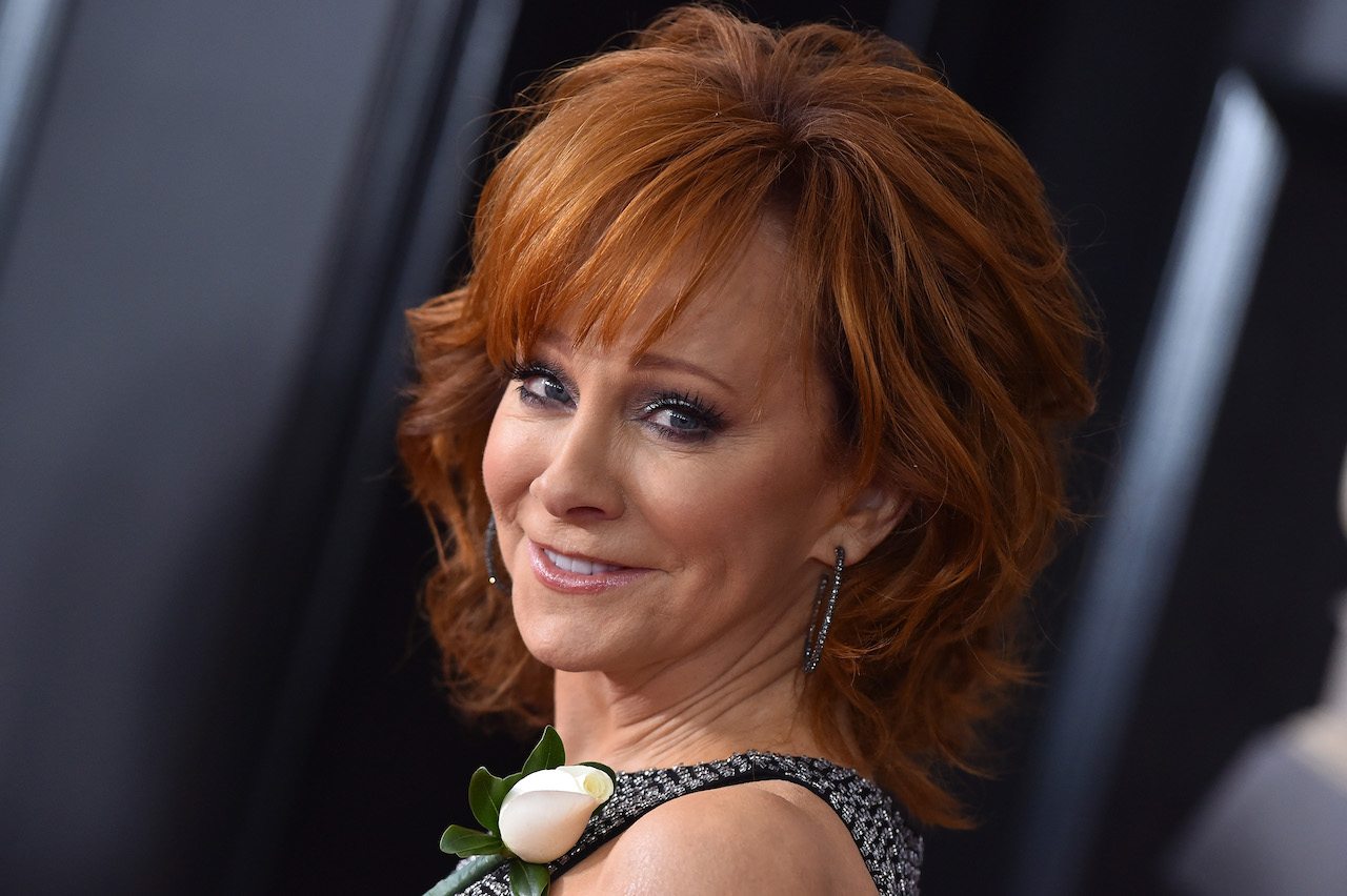 Reba McEntire assiste à un événement après s'être séparée de son deuxième mari