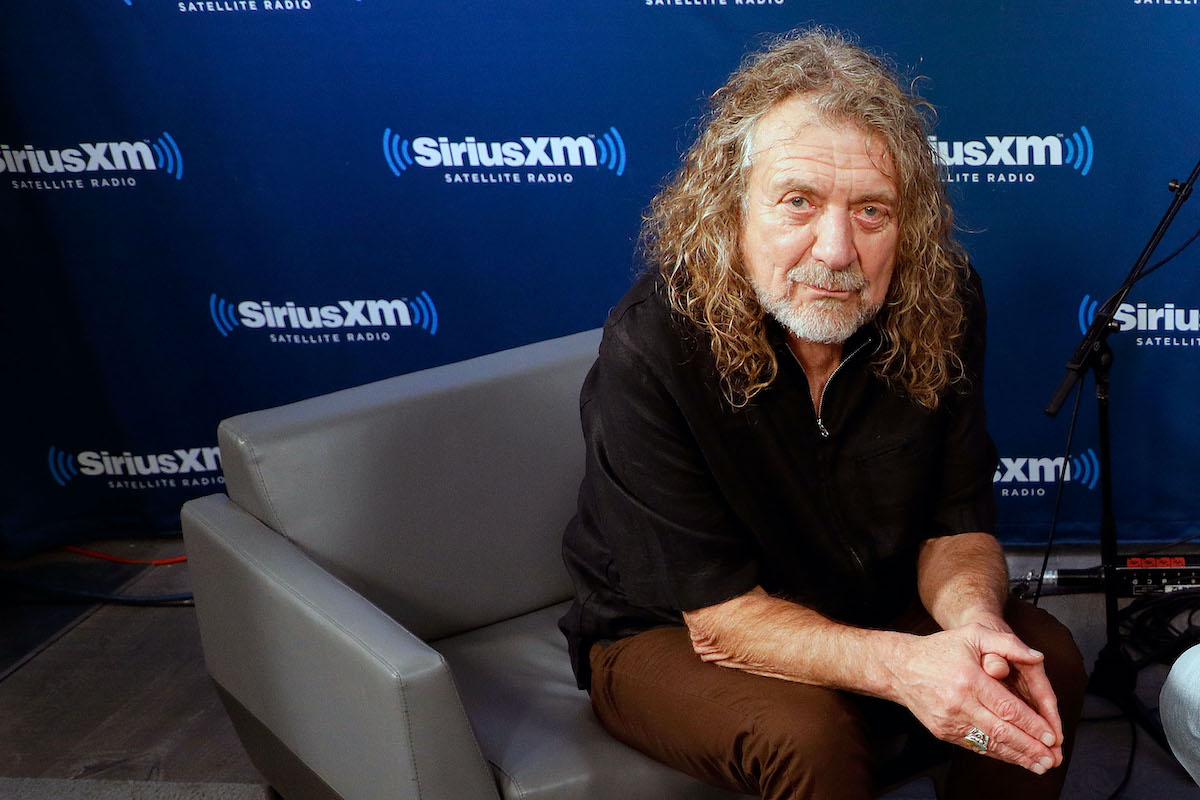 Robert Plant souriant
