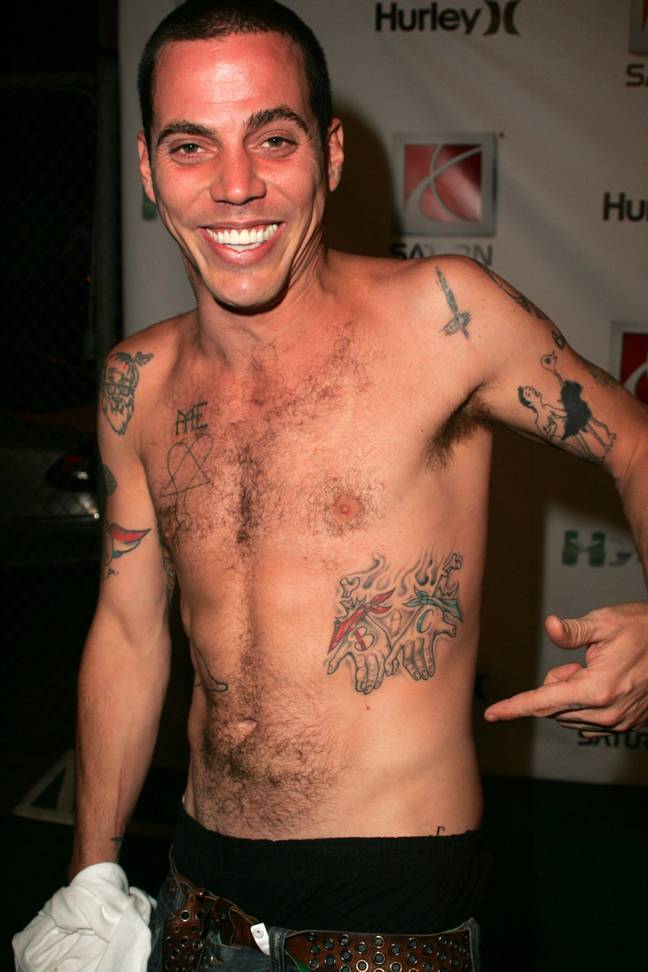 La star de Jackass révèle la raison pour laquelle il avait recouvert une partie de son encre corporelle.  Crédit : Shutterstock