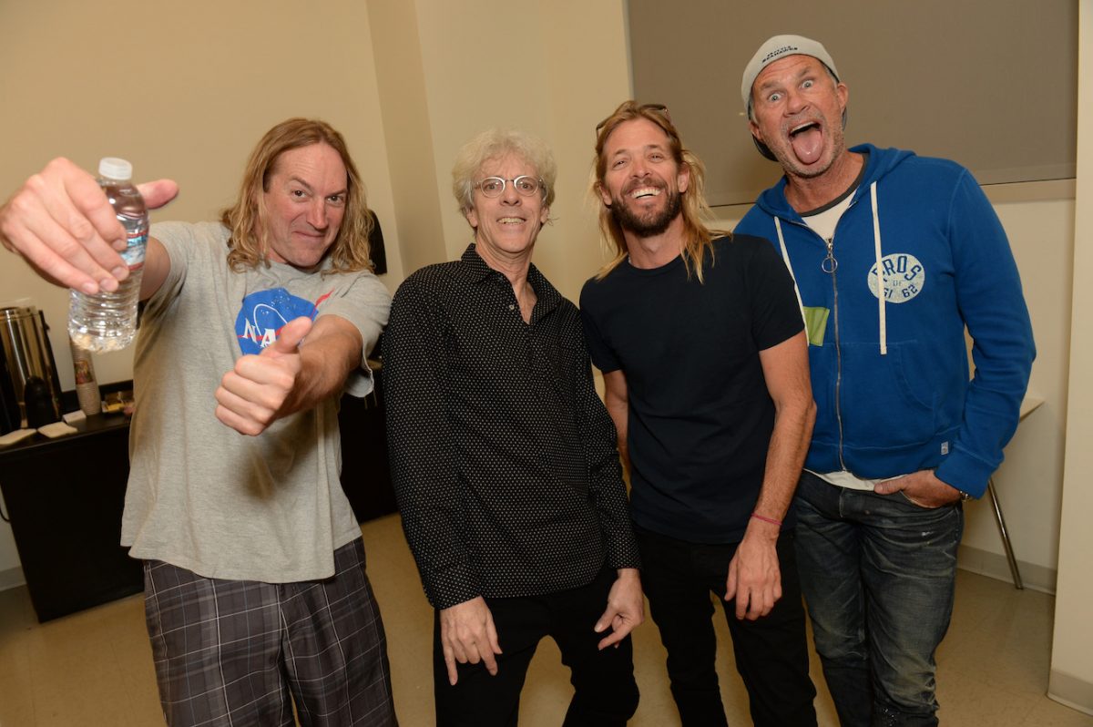 Danny Carey, Stewart Copeland, Taylor Hawkins et Chad Smith dans les coulisses de Stewart Copeland Presents 'Ben-Hur : A Tale Of The Christ' en 2016.