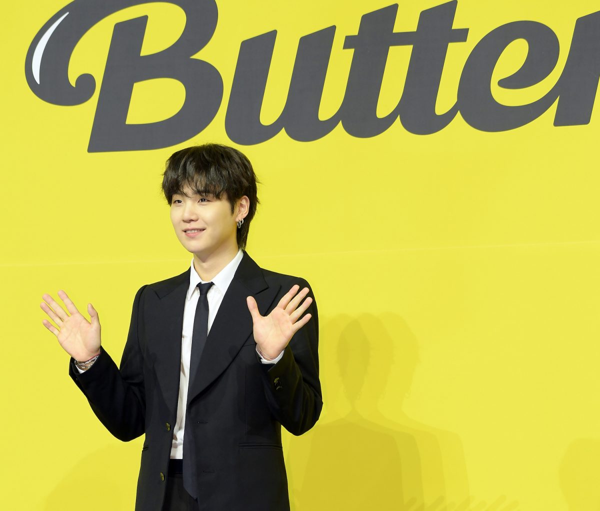 Suga de BTS assiste à une conférence de presse pour le nouveau single numérique de BTS 