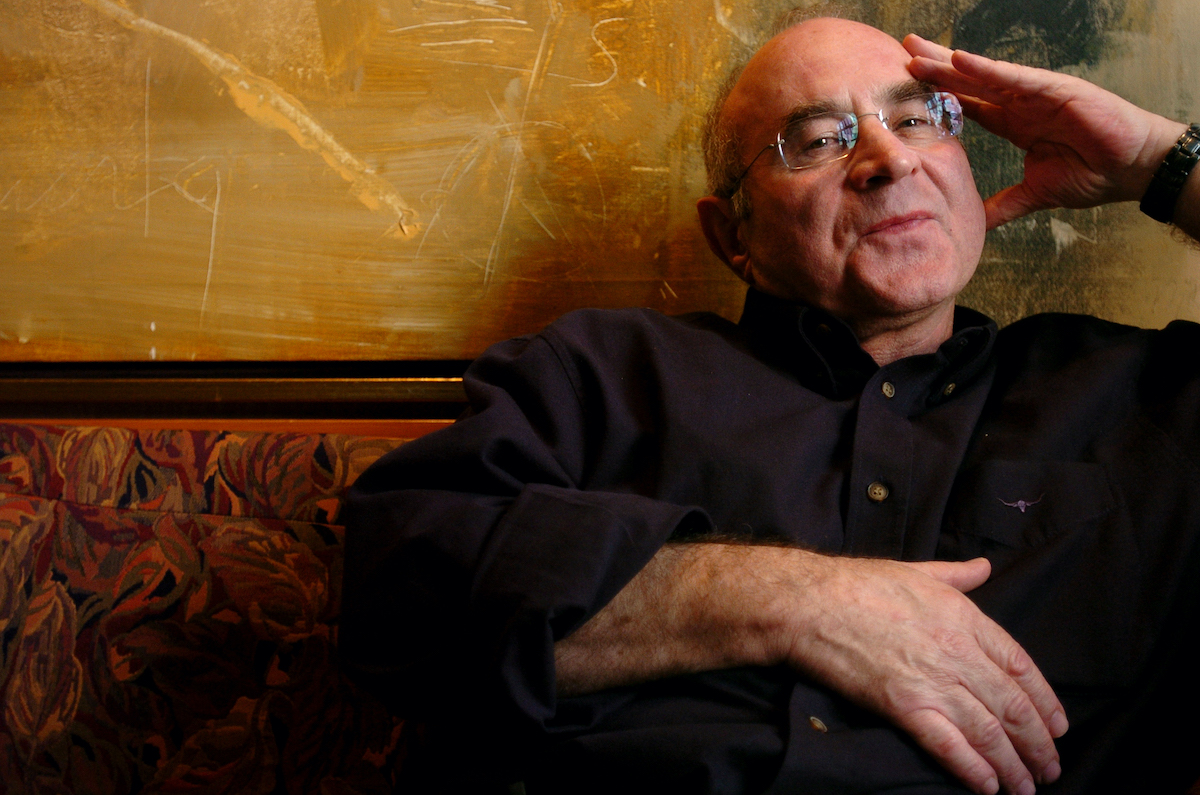 Bob Hoskins souriant