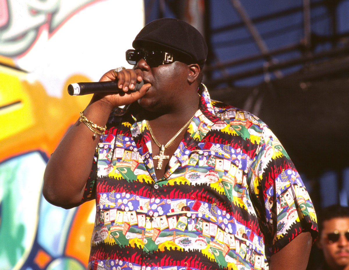 Rappeur et personnage NFT The Notorious BIG se produisant dans les années 1990
