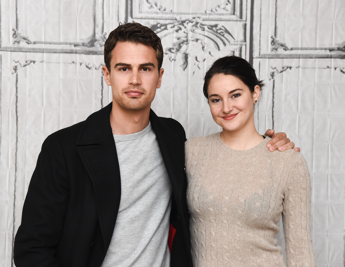 Theo James et Shailene Woodley à la série AOL Build Speaks