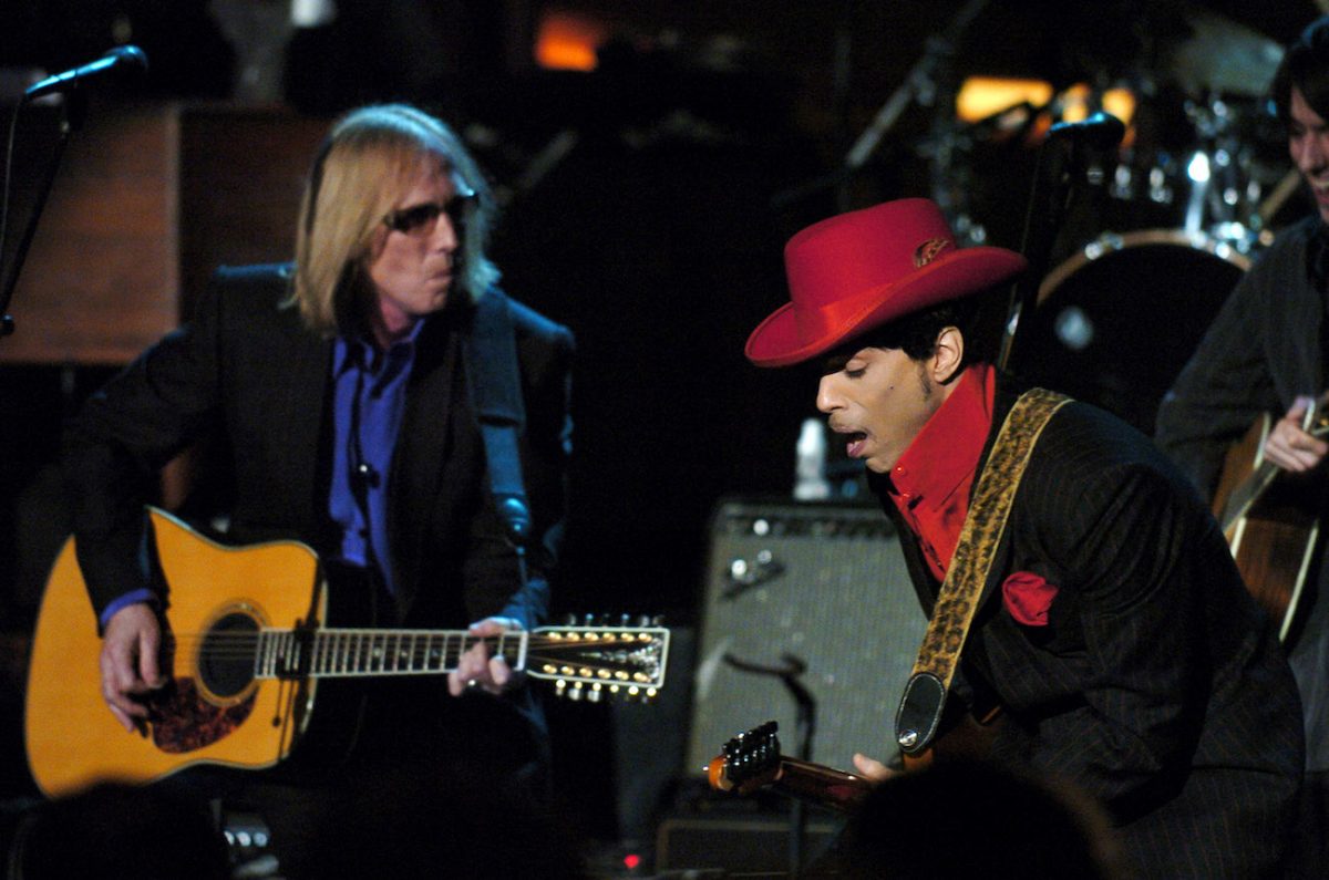 Tom Petty et Prince lors de l'intronisation au Rock & Roll Hall of Fame de George Harrison en 2004.