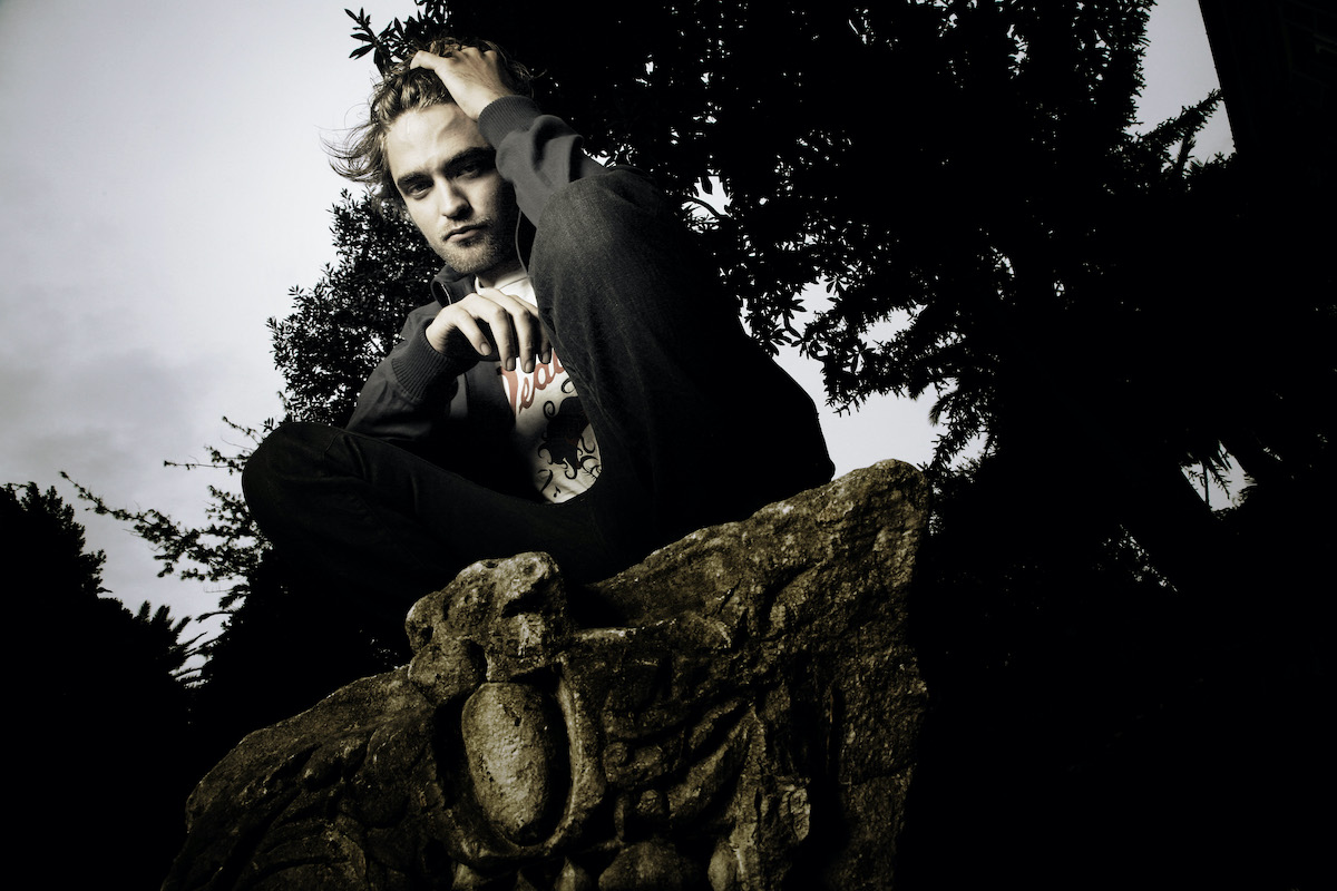 Robert Pattinson pose pour les photos du casting de Twilight