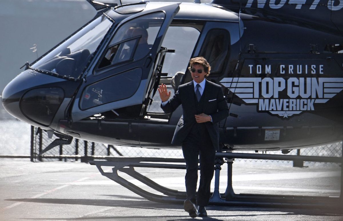 Tom Cruise est arrivé par hélicoptère pour l'avant-première de « Top Gun : Maverick » à San Diego, et un dirigeant de Paramount a taquiné quelque chose de grandiose pour l'entrée de Cruise à Cannes.