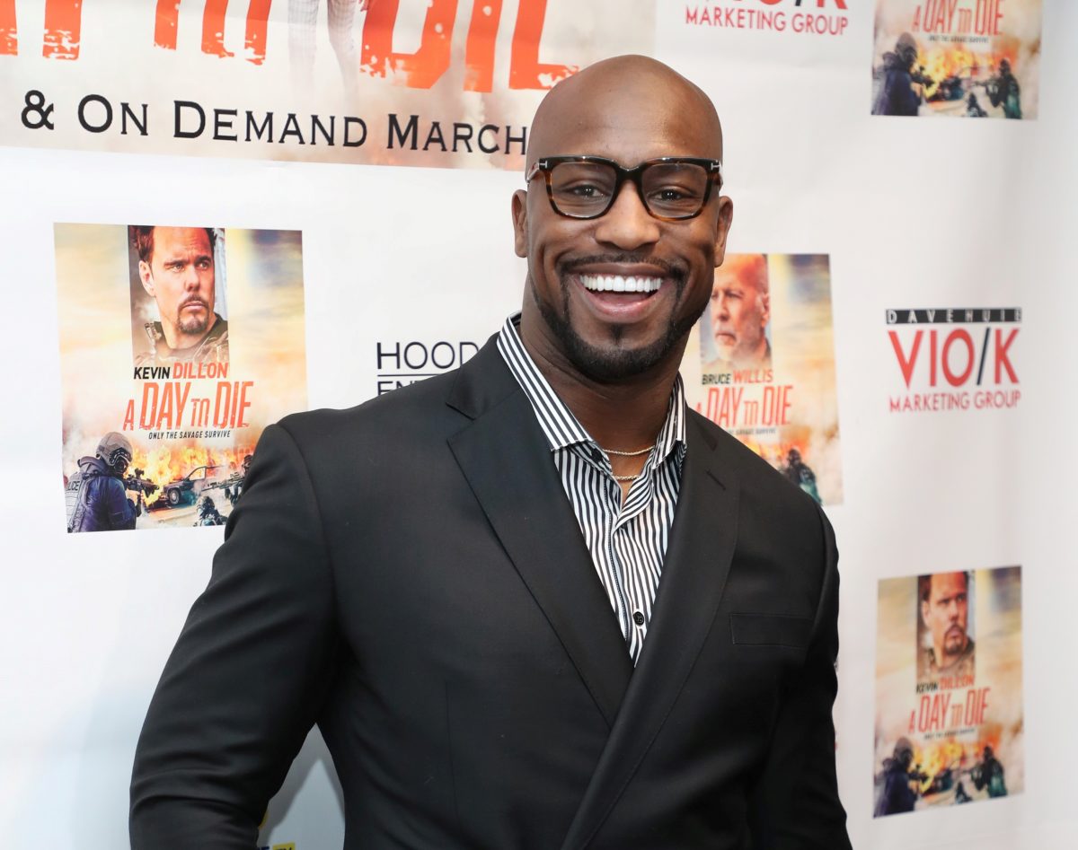 Vernon Davis, qui sort un nouveau film avec Morgan Freeman et Cole Houser, assiste à la projection de 
