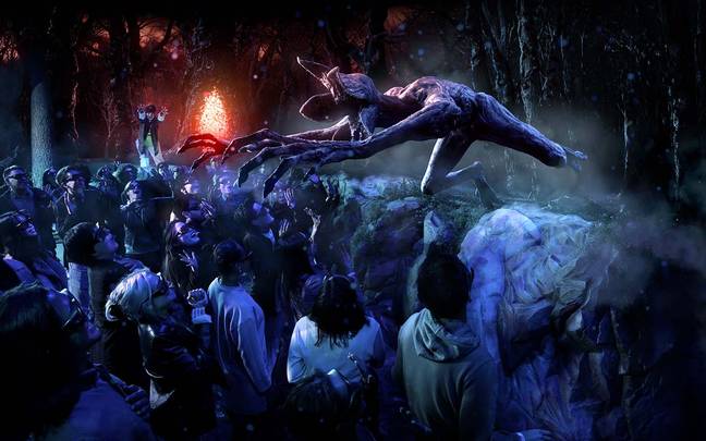 Qui ne voudrait pas d'une séance photo avec un Démogorgon ?  Crédit : Stranger Things : L'expérience