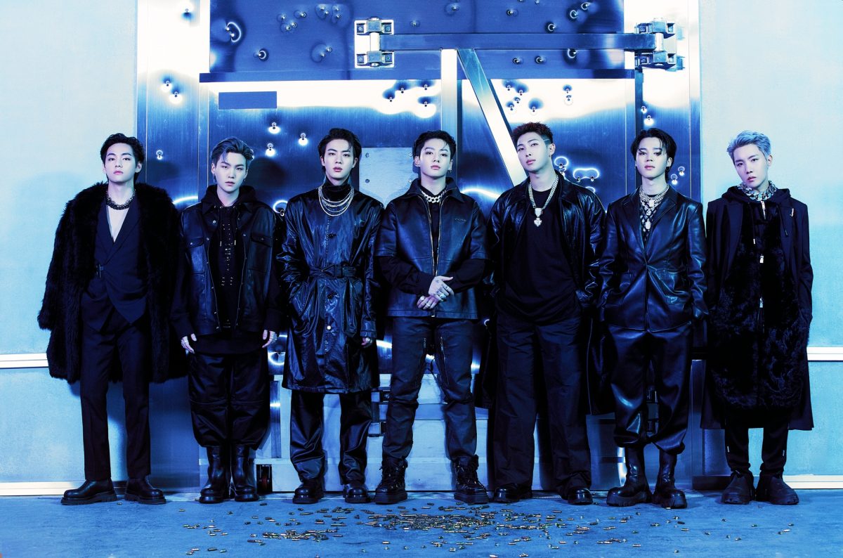 V, Suga, Jin, Jungkook, RM, Jimin et J-Hope de BTS posent pour une photo promotionnelle de leur album 'Proof'
