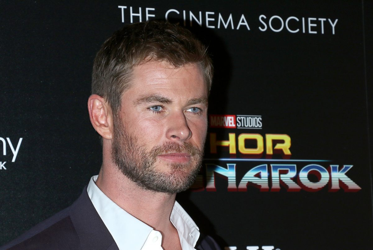 L'acteur de Star Trek Chris Hemsworth assiste à la projection de Thor: Ragnarok par The Cinema Society