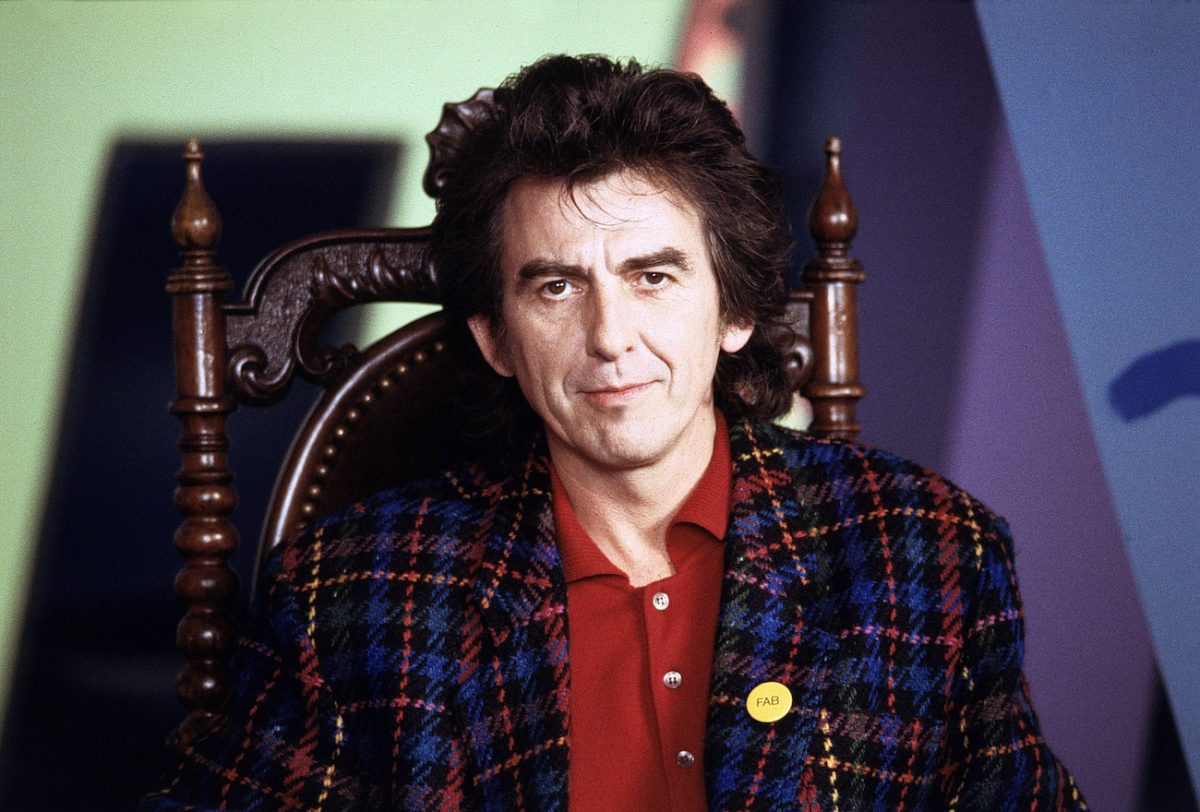 George Harrison en costume multicolore en 1988.