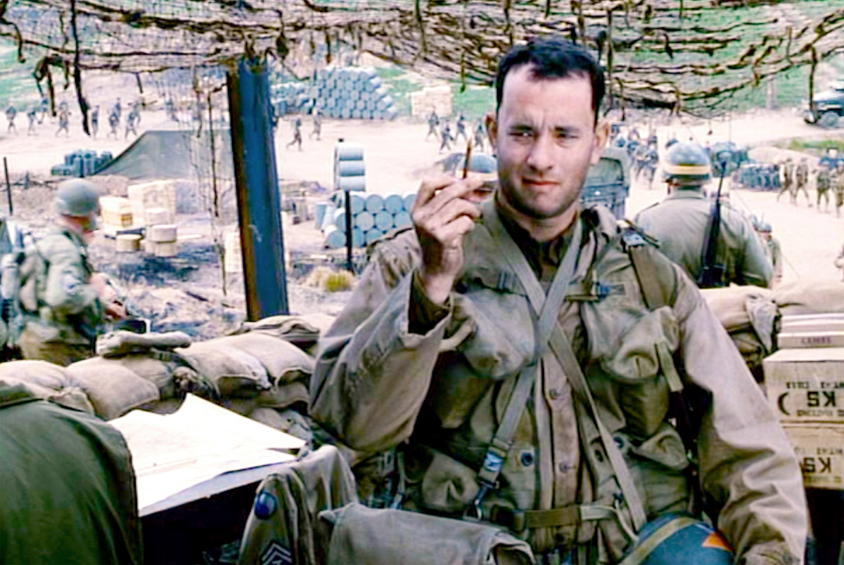Tom Hanks brandit une balle dans 