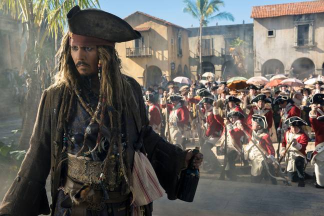 Johnny Depp dans le rôle du capitaine Jack Sparrow dans Pirates des Caraïbes : Dead Men Tell No Tales en 2017. Crédit : Alamy