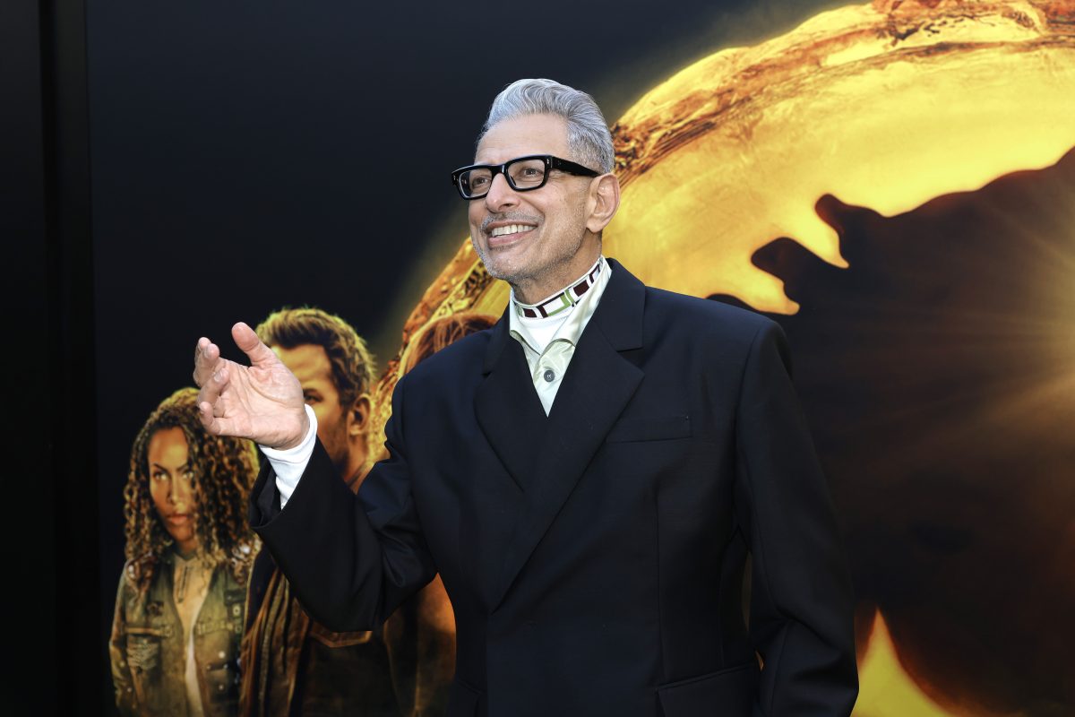 Jeff Goldlbum assiste à la première de Los Angeles de Jurassic World Dominion avec d'autres membres de la distribution