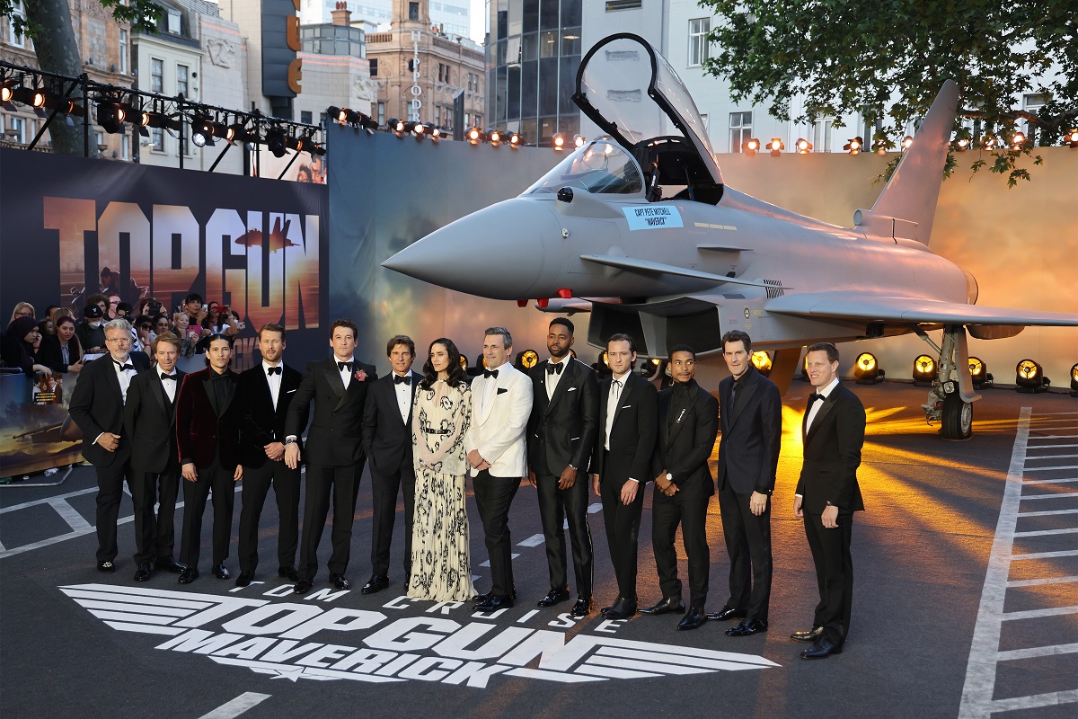 Le casting de Top Gun Maverick pose