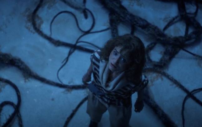 Nancy est coincée dans Upside Down.  Crédit : Netflix