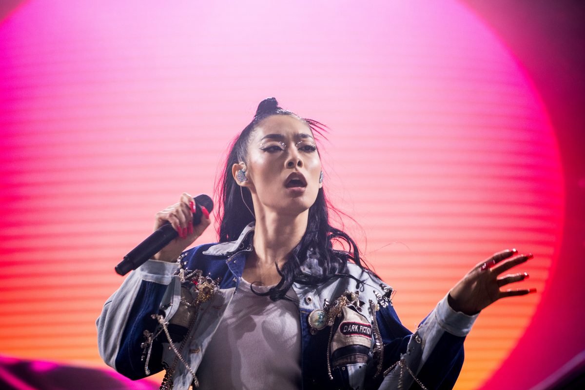 Rina Sawayama se produit sur la scène Future Sounds au War Memorial Park
