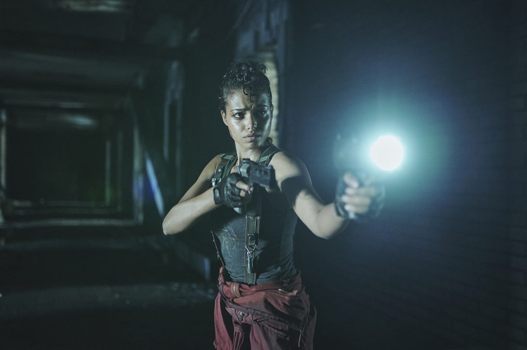 Ella Balinska dans le rôle de Jade dans Resident Evil sur Netflix.