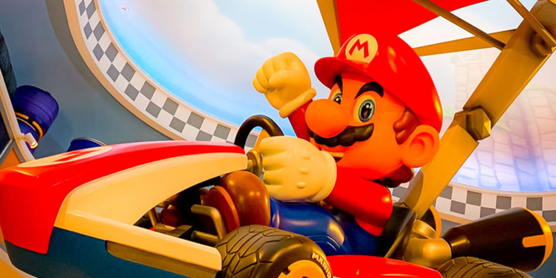 super-nintendo-world-mario-kart-statue