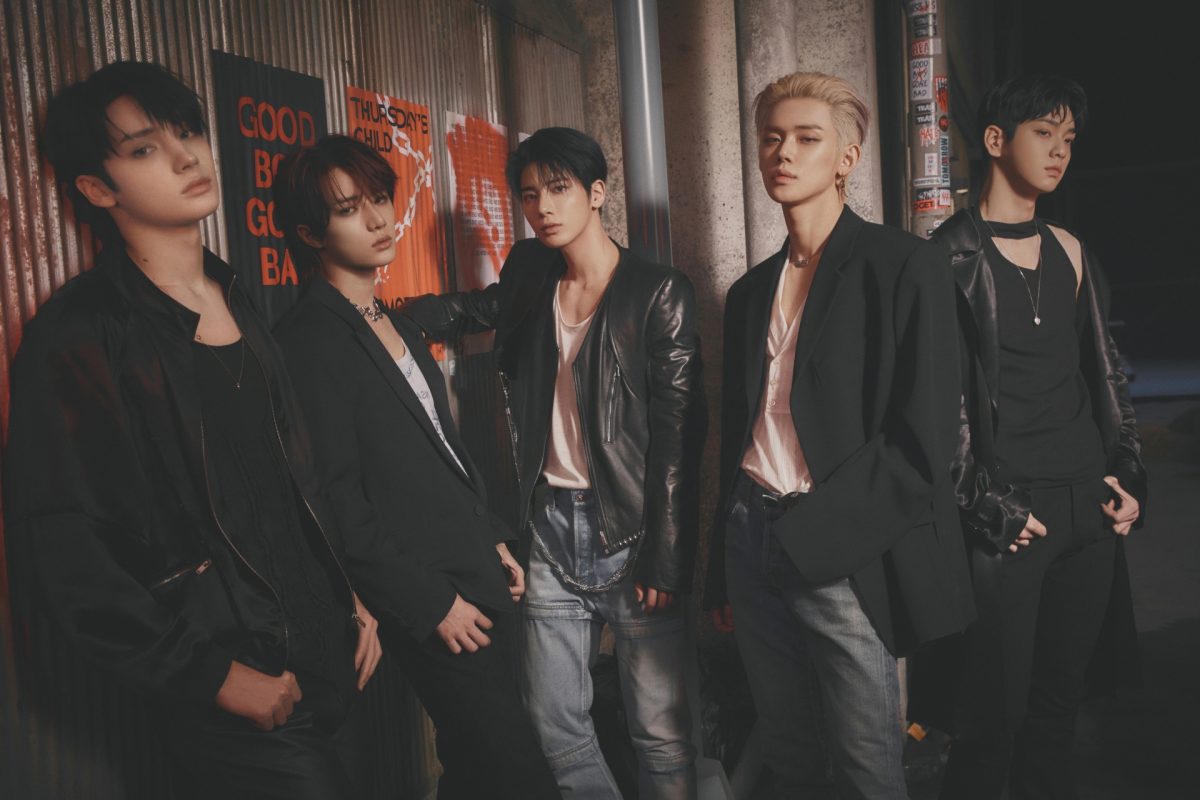 Huening Kai, Beomgyu, Taehyun, Yeonjun et Soobin de TXT posent pour une photo promotionnelle de leur EP 'minisode 2 : Thursday's Child'