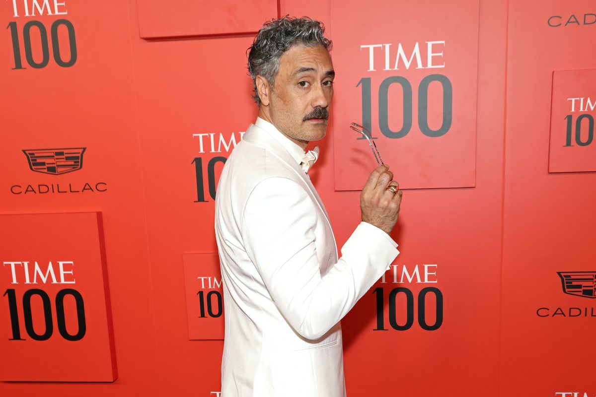 La réalisatrice de Star Wars, Taika Waititi, assiste au gala des 100 fois 2022