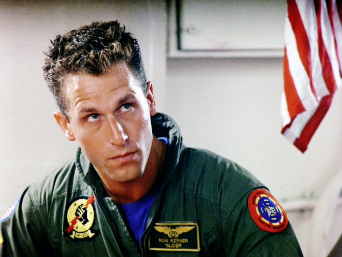 Rick Rossovich comme Ron "Glissière" Kerner dans 