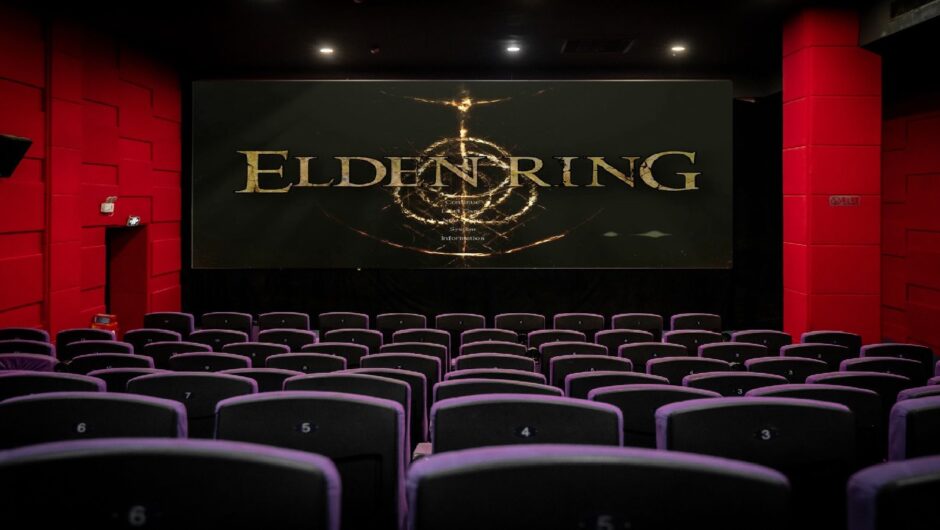 Un fan d&rsquo;Elden Ring joue à un jeu sur l&rsquo;écran d&rsquo;une salle de cinéma