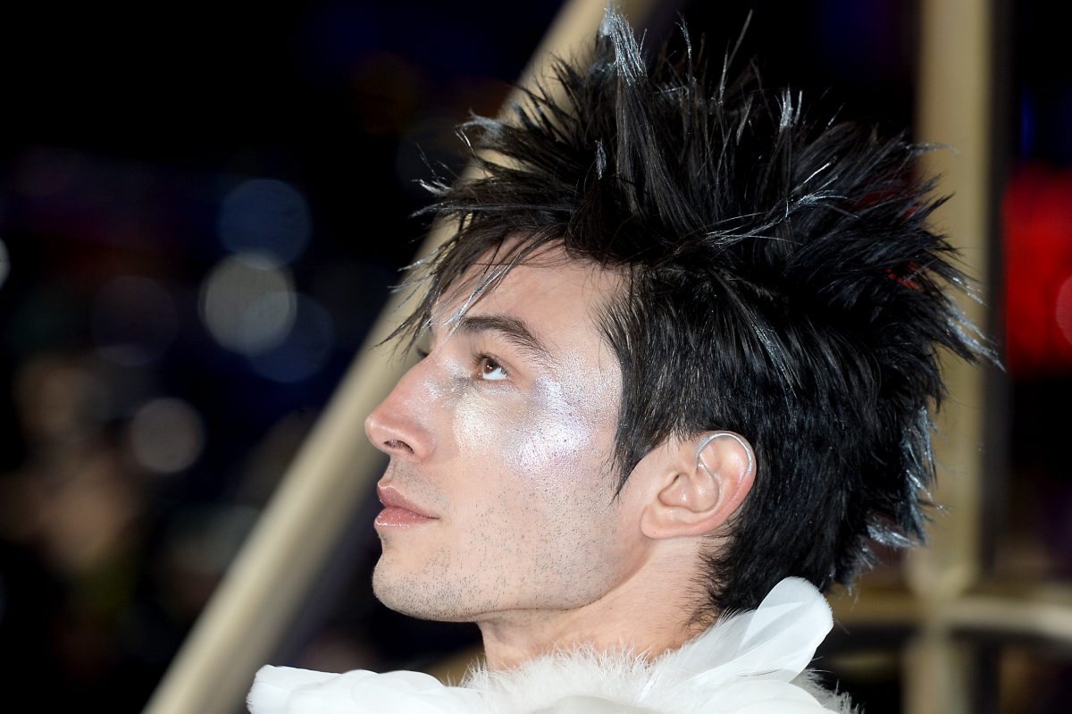 L'acteur Flash Ezra Miller assiste à la première britannique de Fantastc Beasts: The Crimes of Grindelwald