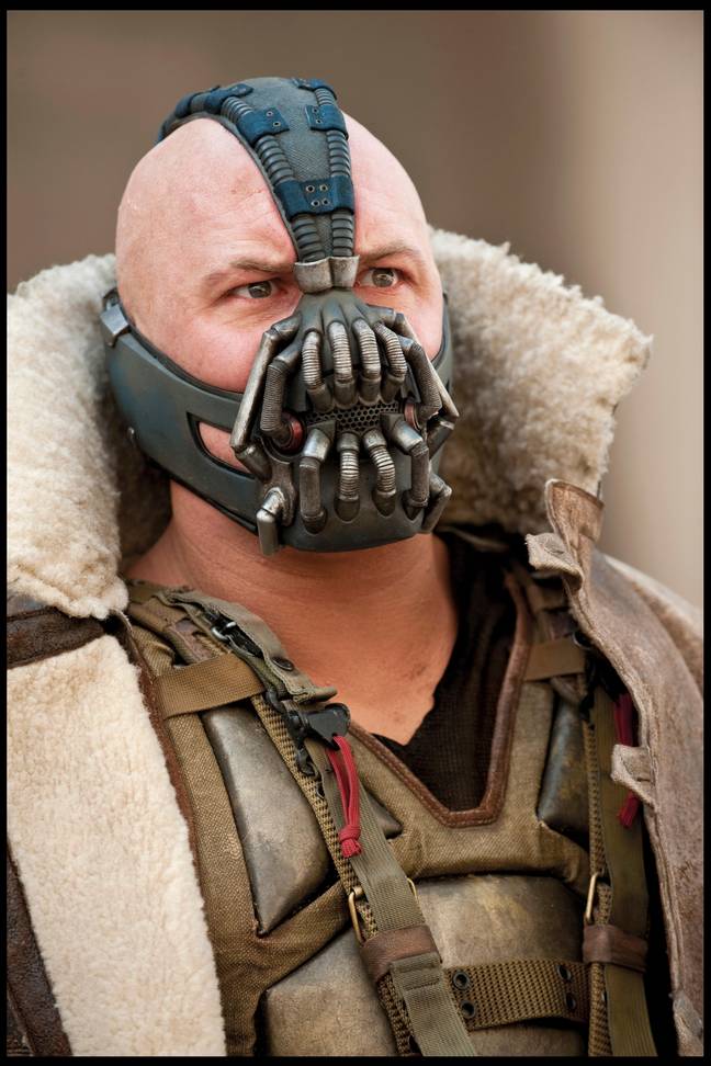Bane porte un masque terrifiant dans le film.  Crédit : Alamy 