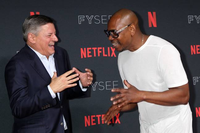 Ted Sarandos et Dave Chappelle. Crédit : Everett Collection Inc / Alamy