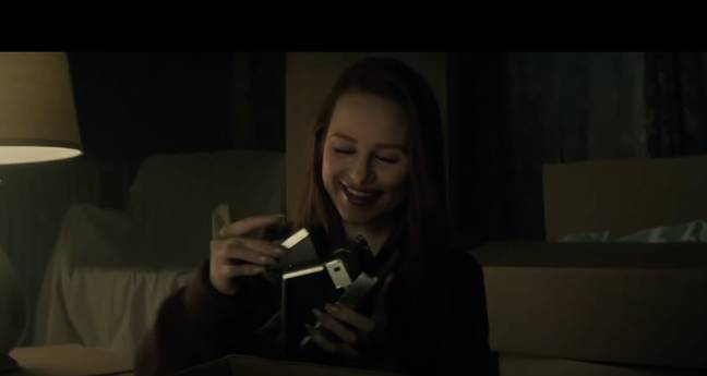 Cela va changer la façon dont vous regardez les appareils photo Polaroid. Crédit : Dimension Films